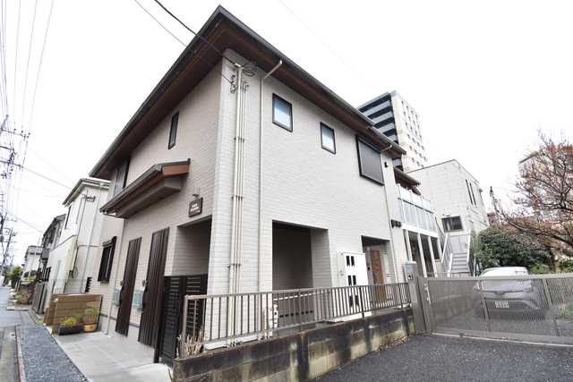 ��ʌ��������܎s�Y�a���ՂR����14-15�̃A�p�[�g�̌����O��