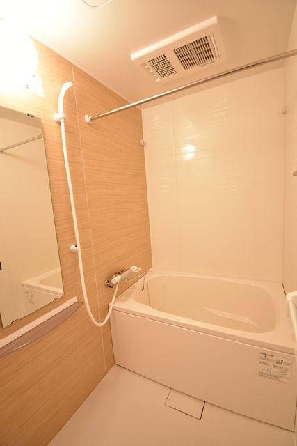 ��ʌ��������܎s�Y�a���ՂR���ڂ̃A�p�[�g�̃o�X