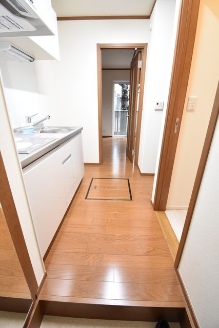 ��ʌ��������܎s�Y�a���ՂR���ڂ̃A�p�[�g�̌���