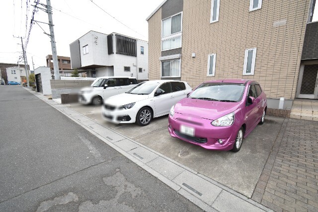 ��ʌ��������܎s���搼��{�P���ڂ̃A�p�[�g�̒��ԏ�