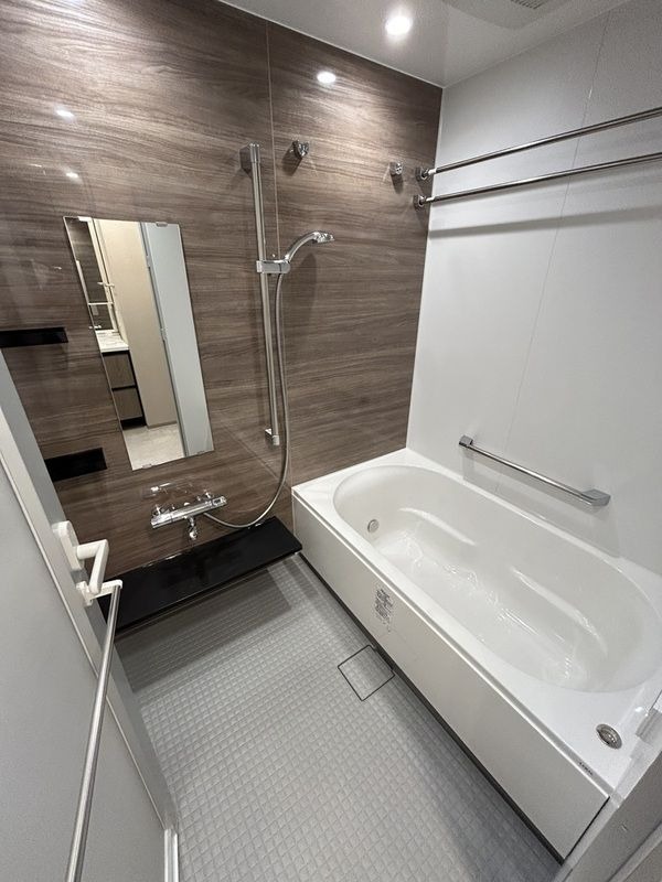 ��ʌ��������܎s��{����ؒ��Q���ڂ̃}���V�����̃o�X