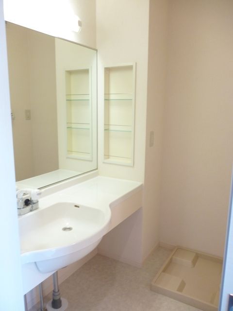 ��ʌ��������܎s�k��y�C���̃A�p�[�g�̐��ʏ�