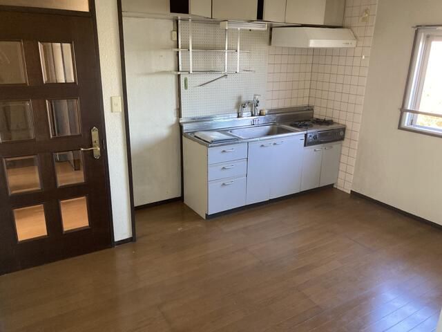 ��ʌ��������܎s������厚��J�̃}���V�����̃L�b�`��