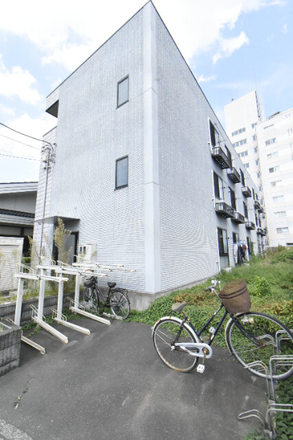 ��ʌ��������܎s�����擌��{�V���ڂ̃}���V�����̌����O��