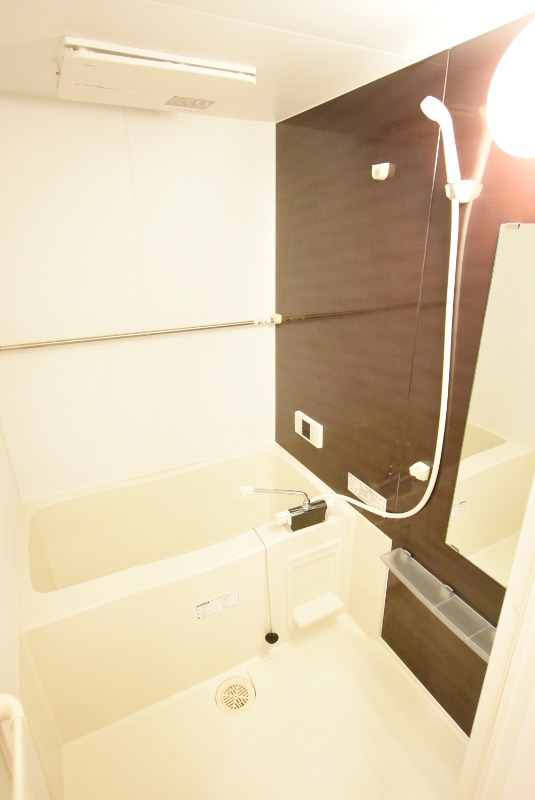 ��ʌ��������܎s��{��O���P���ڂ̃A�p�[�g�̃o�X