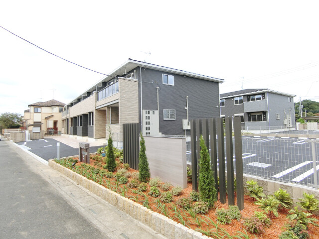 ��ʌ��k�����S�ɓޒ������R���ڂ̃A�p�[�g�̂��̑�