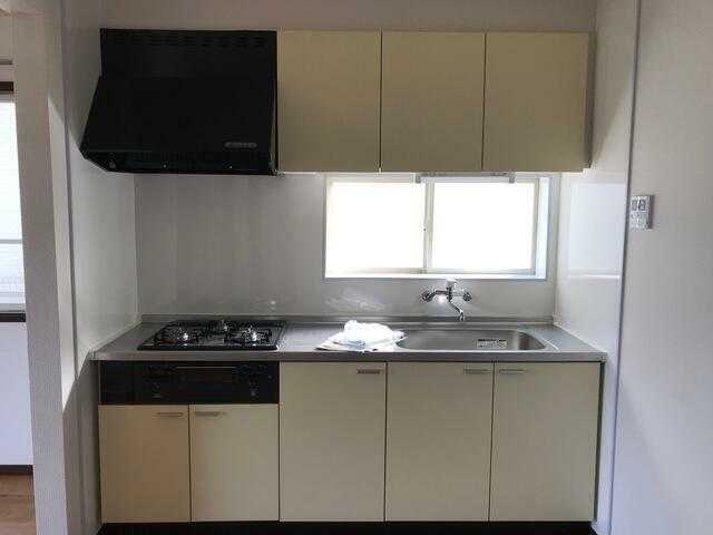 ��ʌ��������܎s�k��{�����̃e���X�n�E�X�̃L�b�`��