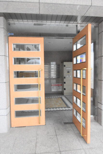 ��ʌ�����s�厚������̃}���V�����̃G���g�����X