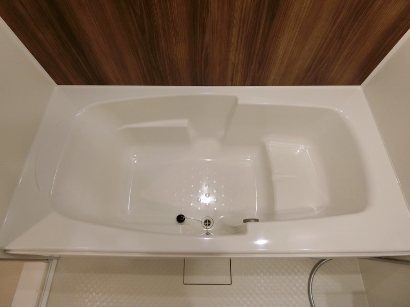 ��ʌ��k�����S�ɓޒ������R���ڂ̃A�p�[�g�̃o�X