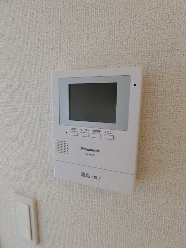 ��ʌ��k�����S�ɓޒ������R���ڂ̃A�p�[�g�̂��̑�