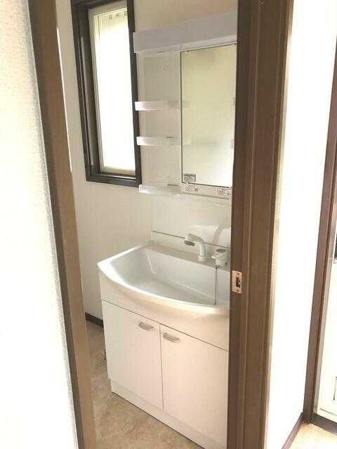 ��ʌ��������܎s�k��{�����̃e���X�n�E�X�̐��ʏ�