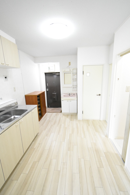 ��ʌ��������܎s�������a�c���Q���ڂ̃}���V�����̋��ԁE���r���O