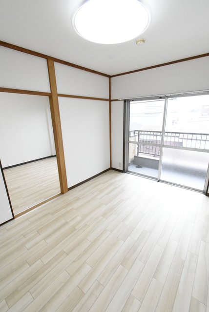 ��ʌ��������܎s�������a�c���Q���ڂ̃}���V�����̐Q��