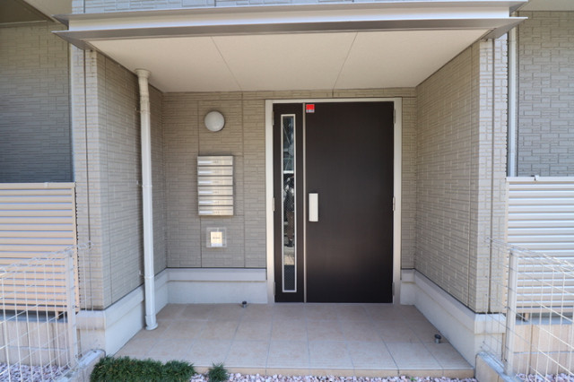 ��ʌ������s�_���P���ڂ̃A�p�[�g�̃G���g�����X