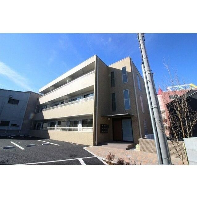 ��ʌ�����s�씵���J�R���ڂ̃}���V�����̌����O��