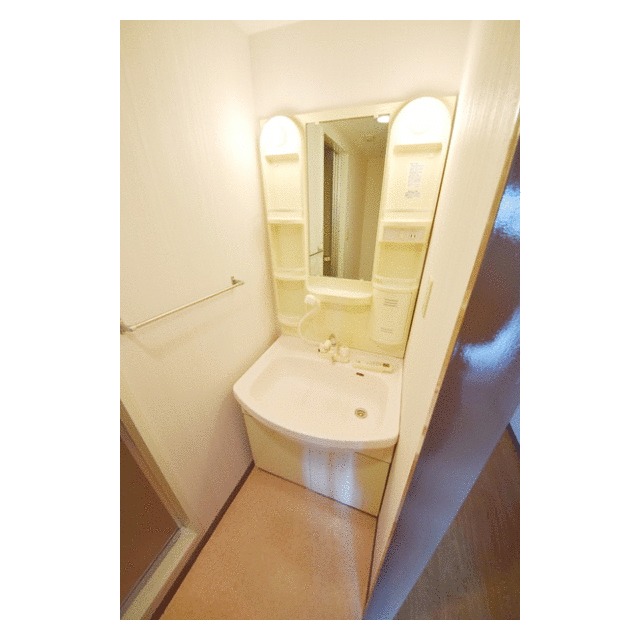 ��ʌ��������܎s��΋擌��΂S���ڂ̃}���V�����̐��ʏ�