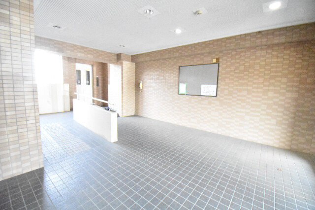 ��ʌ��������܎s��΋擌��΂S���ڂ̃}���V�����̃G���g�����X