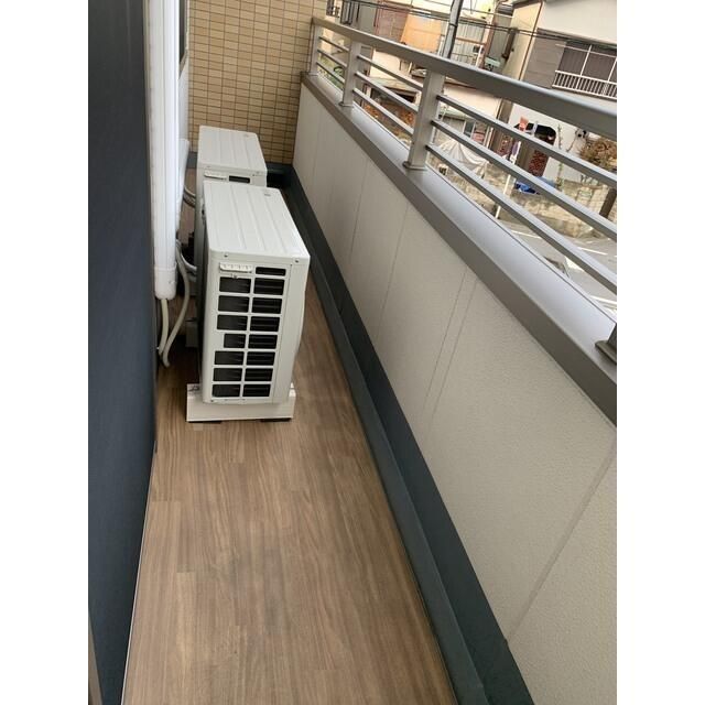 ��ʌ�����s�씵���J�R���ڂ̃}���V�����̃o���R�j�[