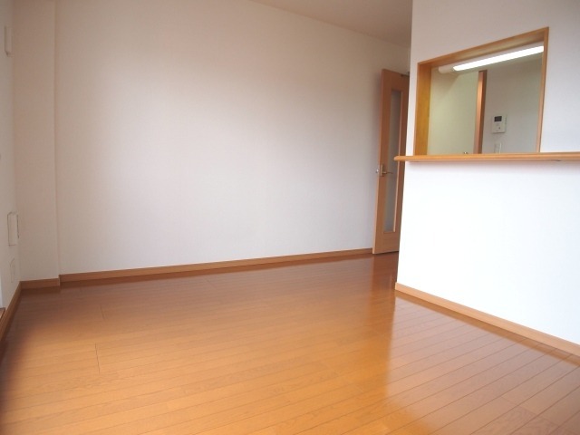 ��ʌ�����s��c�{�̃}���V�����̋����E���r���O