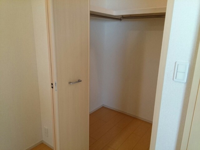 ��ʌ�����s�씵���J�T���ڂ̃A�p�[�g�̎��[