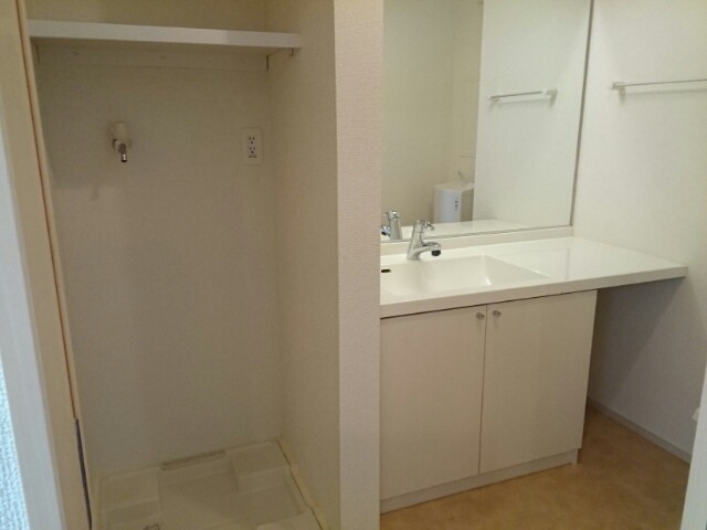 ��ʌ�����s�씵���J�T���ڂ̃A�p�[�g�̐��ʏ�