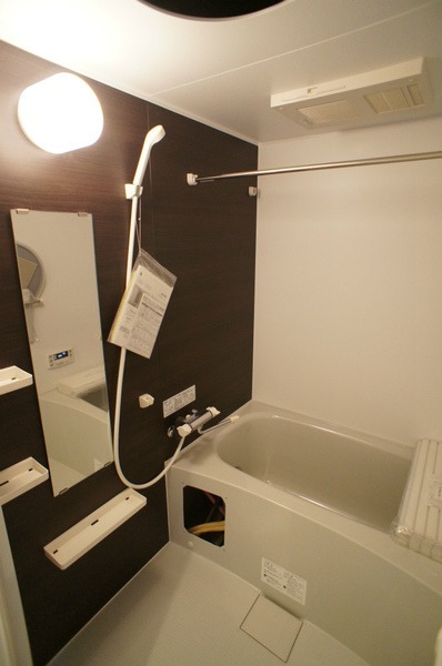 ��ʌ�����s����P���ڂ̃A�p�[�g�̃o�X