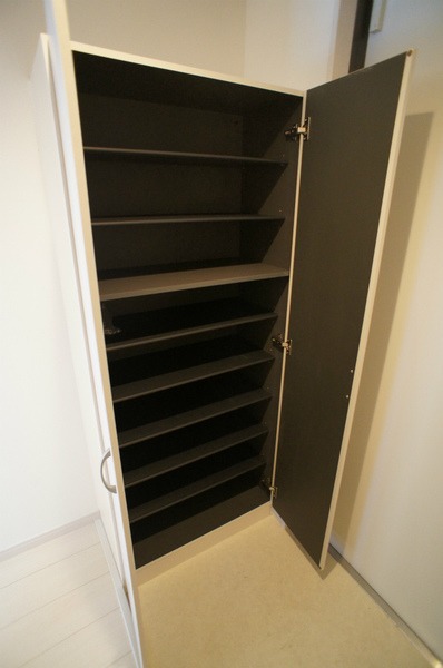 ��ʌ�����s����P���ڂ̃A�p�[�g�̌���