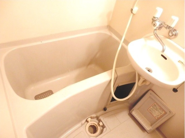 ��ʌ��������܎s��{��k�ܒ��P���ڂ̃}���V�����̃o�X