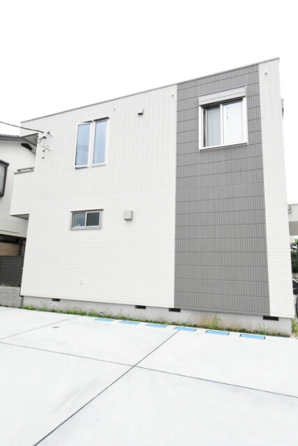 ��ʌ��������܎s��{��x�̓����R����219-8�̃}���V�����̌����O��