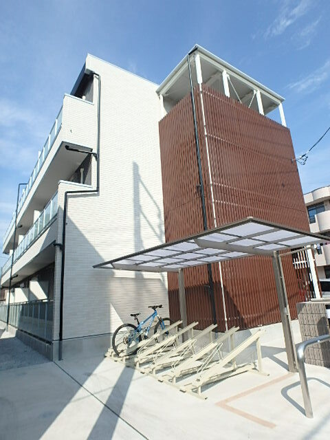 ��ʌ��������܎s�k��{�����R���ڂ̃}���V�����̌����O��