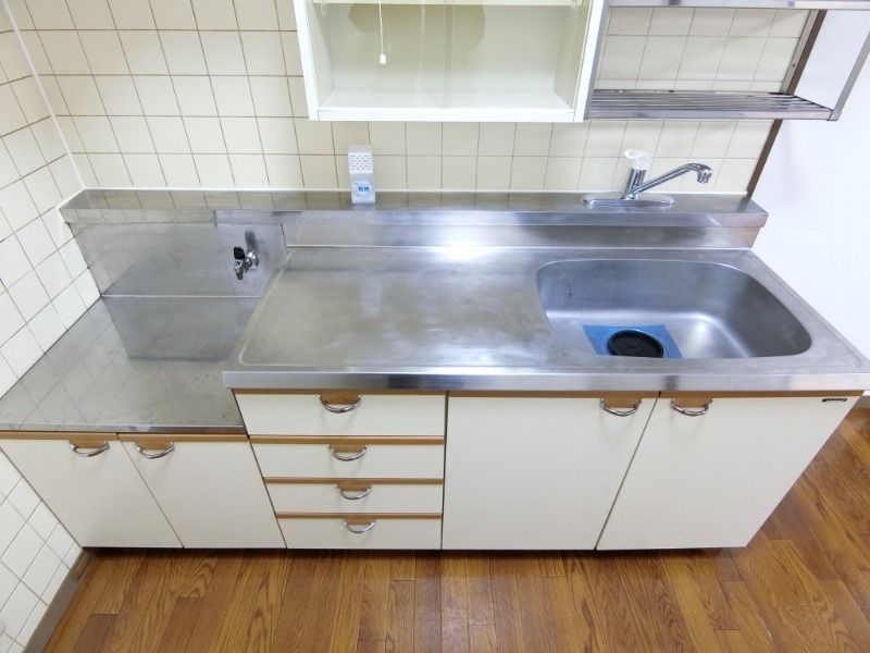 ��ʌ�����s�厚���~�J�̃}���V�����̃L�b�`��