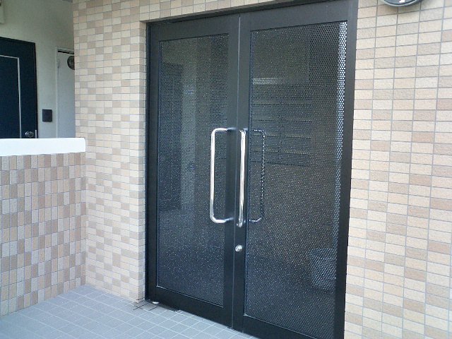 ��ʌ��������܎s��{��O���R���ڂ̃}���V�����̃G���g�����X