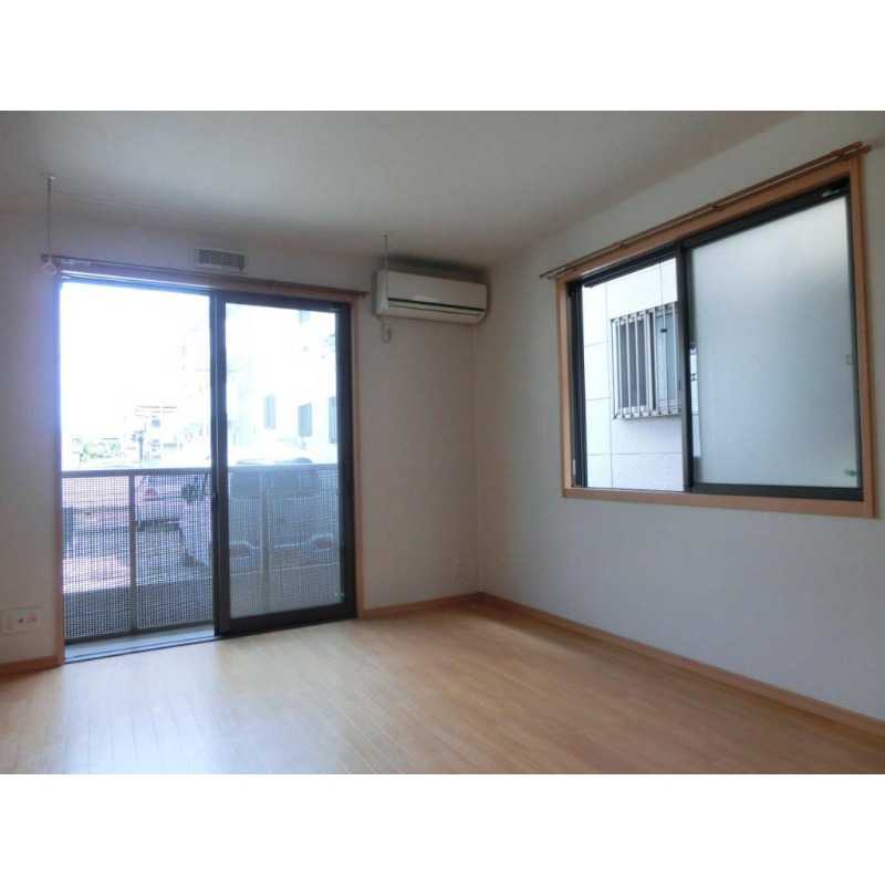 ��ʌ��z�J�s�ԎR���T���ڂ̃A�p�[�g�̋��ԁE���r���O