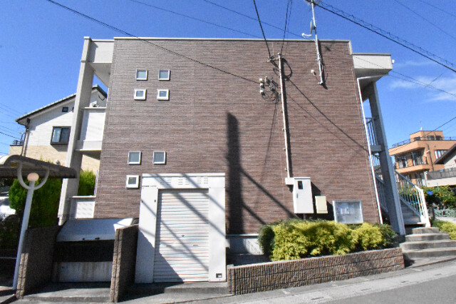 ��ʌ��������܎s����厚�w��3678-1�̃A�p�[�g�̌����O��