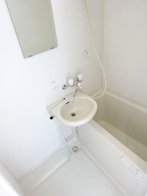 ��ʌ��������܎s����厚���؂̃A�p�[�g�̃o�X