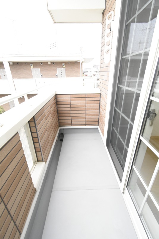 ��ʌ������s��ʖ�̃A�p�[�g�̃o���R�j�[