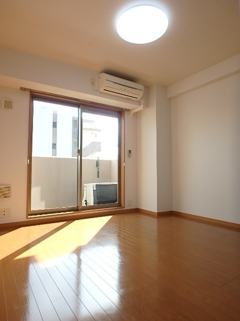 ��ʌ��������܎s��{��g�~���Q���ڂ̃}���V�����̋����E���r���O