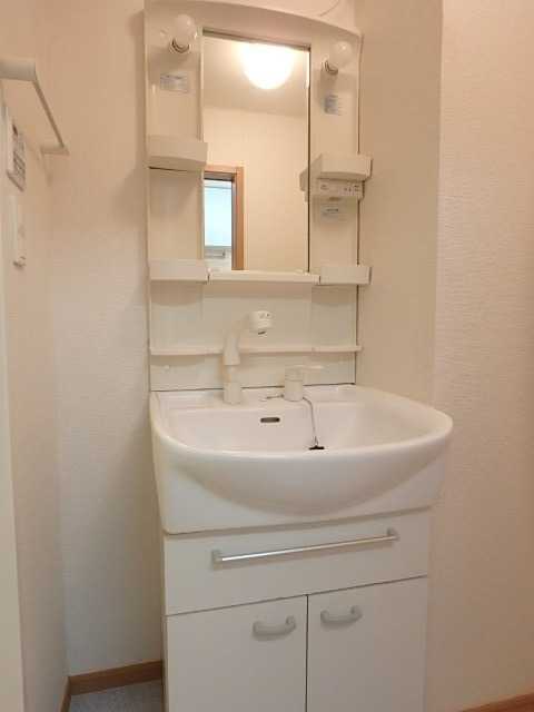 ��ʌ��������܎s��{��g�~���Q���ڂ̃}���V�����̐��ʏ�