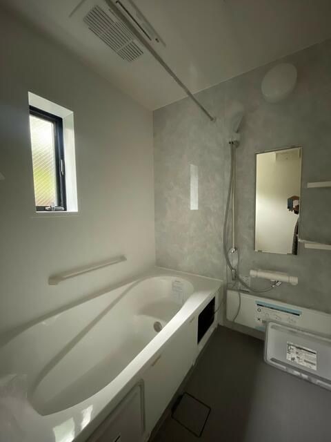 ��ʌ��������܎s�Y�a��k�Y�a�R���ڂ̃e���X�n�E�X�̃o�X