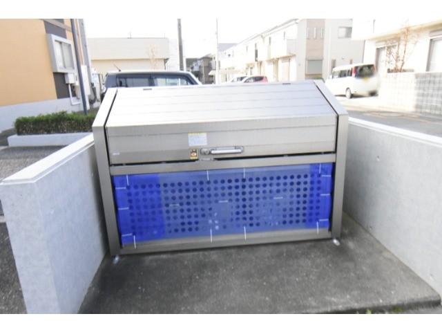 ��ʌ��k�����S�ɓޒ������R���ڂ̃}���V�����̂��̑�