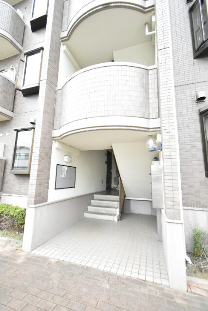 ��ʌ��������܎s�΋擌�Y�a�X���ڂ̃}���V�����̃G���g�����X