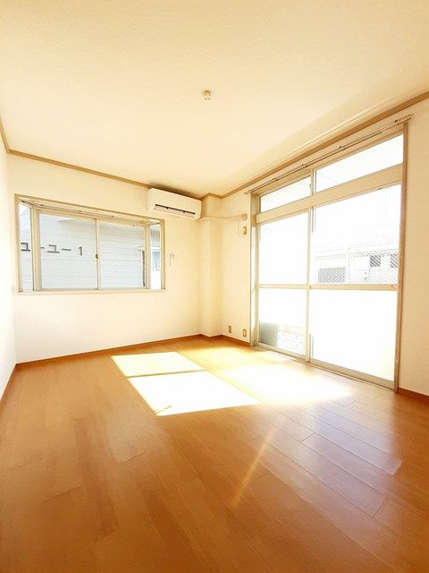 ��ʌ��@�c�s���V�h�U���ڂ̃A�p�[�g�̋��ԁE���r���O