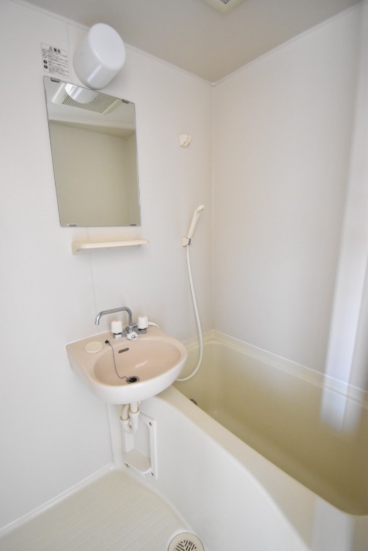 ��ʌ��������܎s�΋�厚���̃}���V�����̃o�X