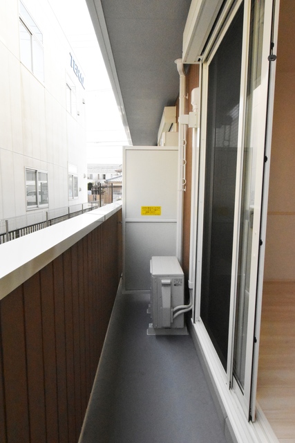 ��ʌ��������܎s�������a�c���Q���ڂ̃A�p�[�g�̃o���R�j�[