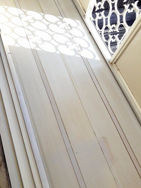 ��ʌ��@�c�s���V�h�U���ڂ̃A�p�[�g�̃o���R�j�[