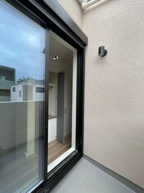 ��ʌ��������܎s�Y�a��k�Y�a�R���ڂ̃e���X�n�E�X�̃o���R�j�[