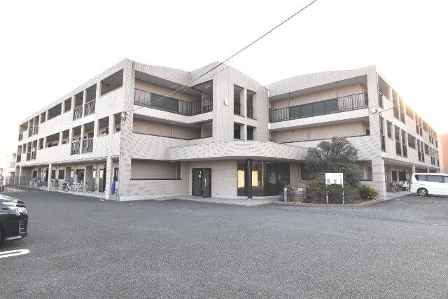 ��ʌ�����s�厚�ԎR1326-1�̃}���V�����̌����O��