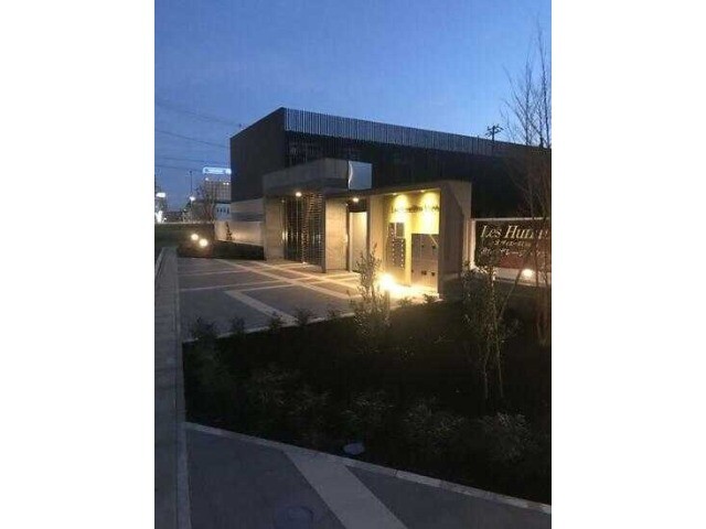 ��ʌ��������܎s�΋�����R���ڂ̃e���X�n�E�X�̃G���g�����X