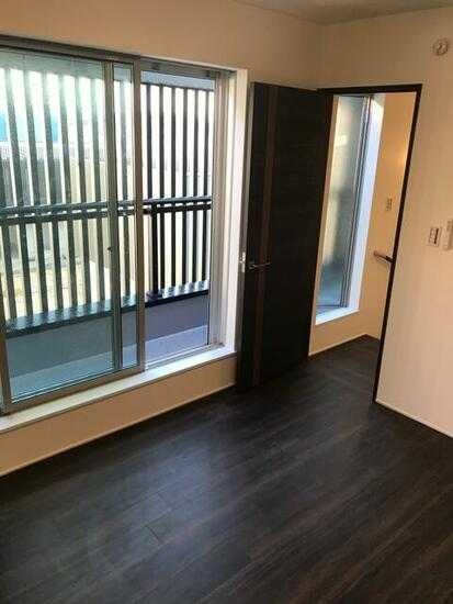 ��ʌ��������܎s�΋�����R���ڂ̃e���X�n�E�X�̂��̑��ݔ�