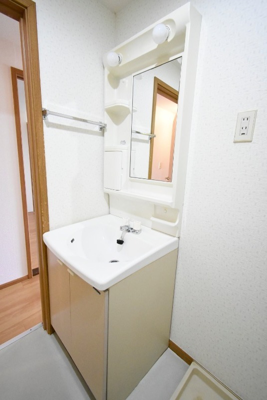 ��ʌ��������܎s����厚����{���̃}���V�����̐��ʏ�